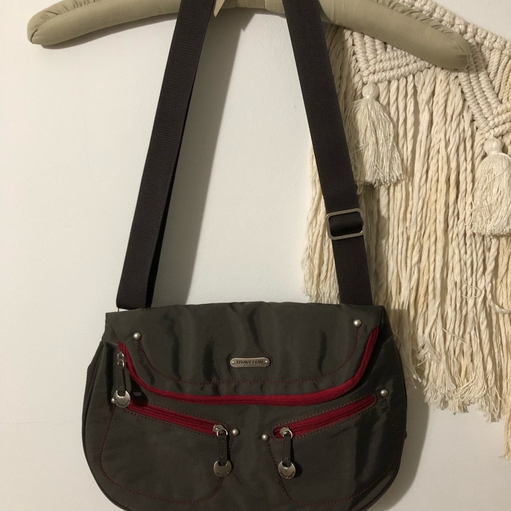 Travelon Brown Crossbody/ Shoulder Bag with Red Zippers